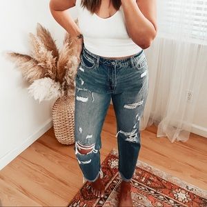 cropped raw hem mom jeans